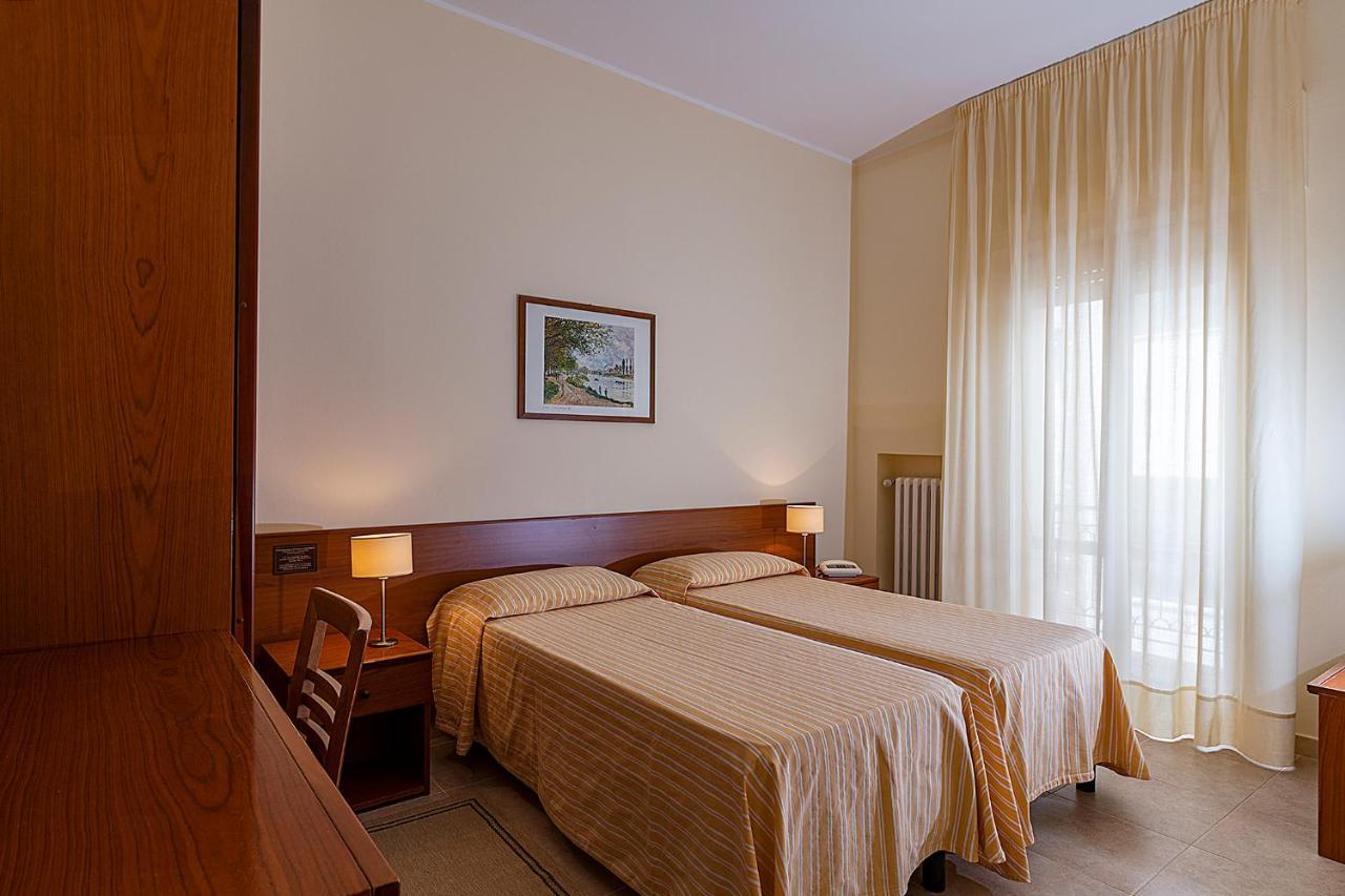 Il Nocchiero City Hotel Soverato Marina Exteriér fotografie